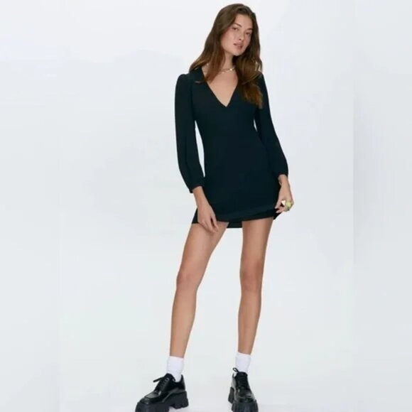 Aritzia Sunday Best Grayson Dress NWT Black Long Sleeves V-Neck Size 8 - Picture 2 of 7